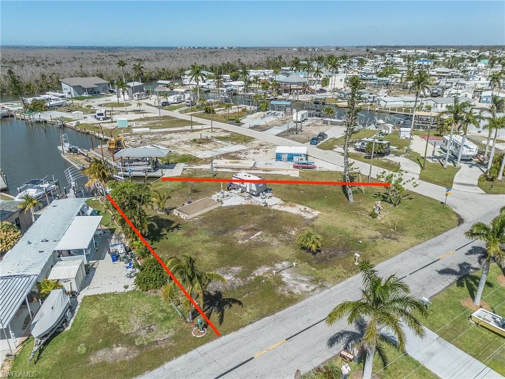 2375 York RD, ST. JAMES CITY, FL 33956 — photo 2