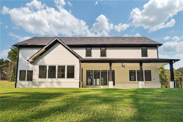 127 Deer Canyon Dr, Auburn, GA 30011