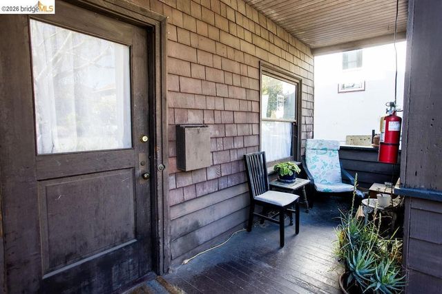 219 John ST, Oakland, CA 94611