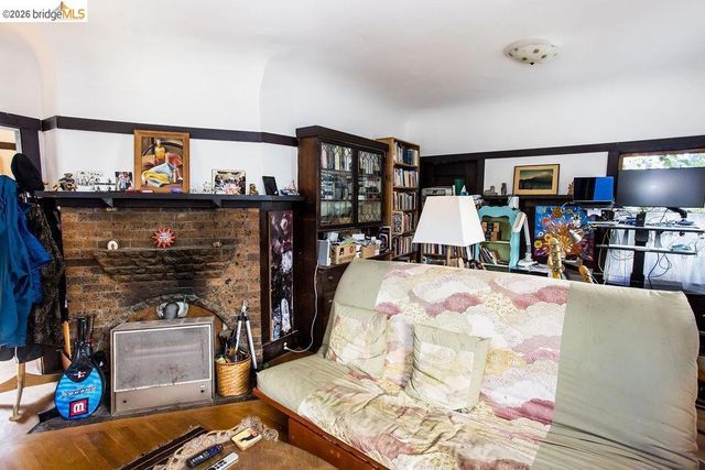 219 John ST, Oakland, CA 94611