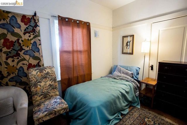 219 John ST, Oakland, CA 94611