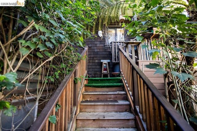 219 John ST, Oakland, CA 94611