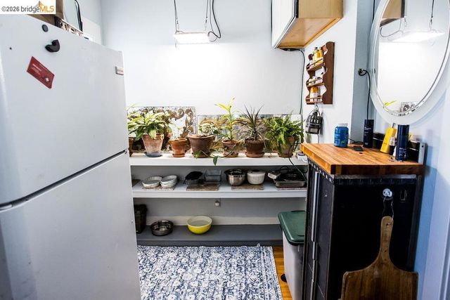 219 John ST, Oakland, CA 94611