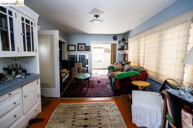 219 John ST, Oakland, CA 94611