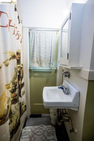 219 John ST, Oakland, CA 94611