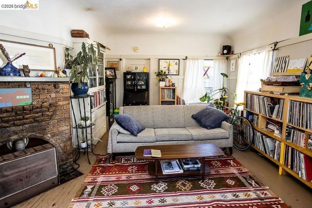 219 John ST, Oakland, CA 94611