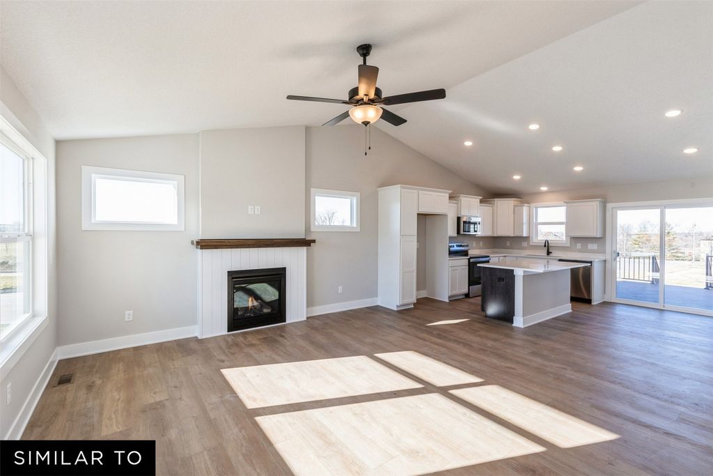 2902 NW Reinhart Drive, Ankeny, IA 50023