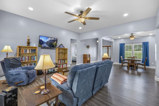 1367 Ezell Road, Chesnee, SC 29323