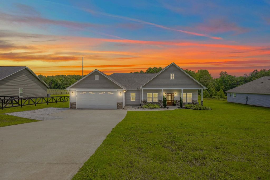 1367 Ezell Road, Chesnee, SC 29323