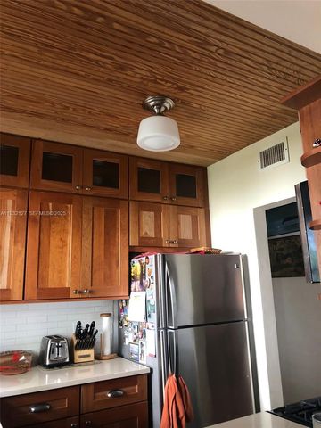 726 NE 92nd St 6L, Miami Shores, FL 33138