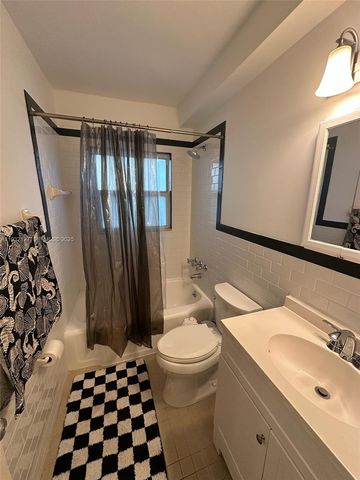 726 NE 92nd St 6L, Miami Shores, FL 33138