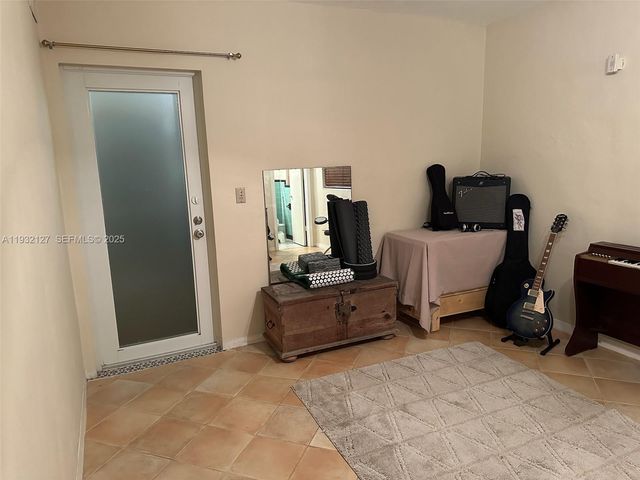 726 NE 92nd St 6L, Miami Shores, FL 33138