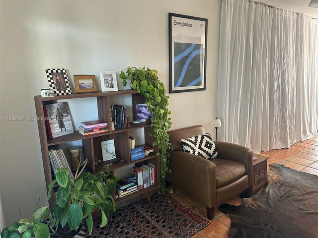 726 NE 92nd St 6L, Miami Shores, FL 33138