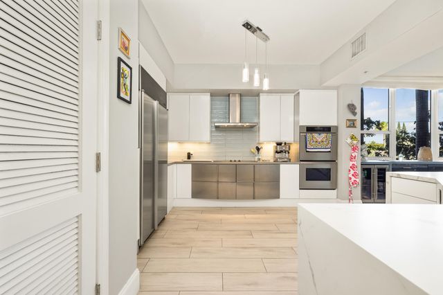 701 SE 21st Avenue 201, Deerfield Beach, FL 33441