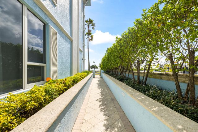 701 SE 21st Avenue 201, Deerfield Beach, FL 33441