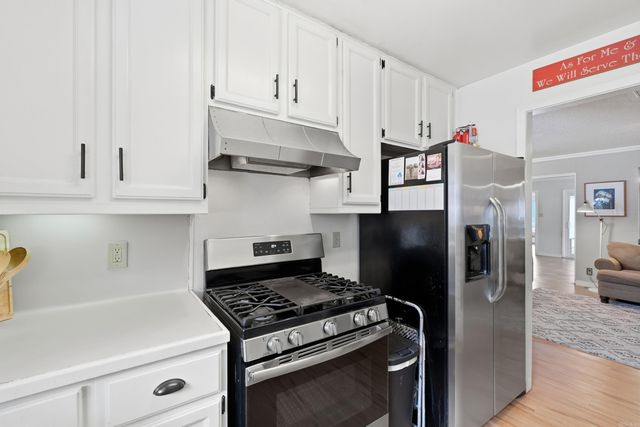 40 Lakeshore Drive, Little Rock, AR 72204