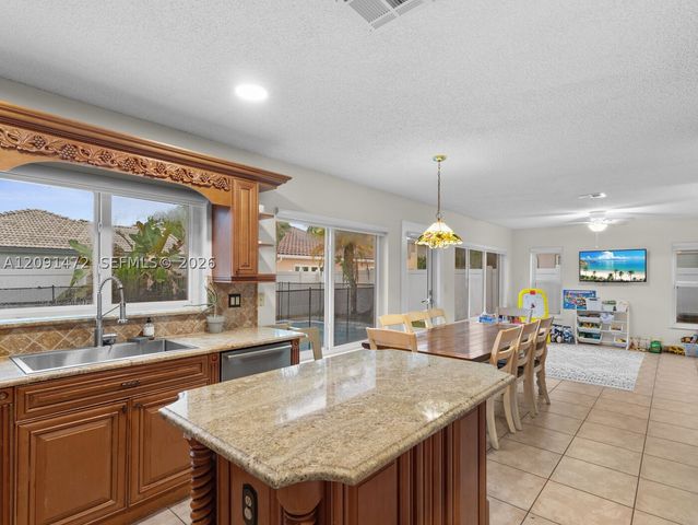 20833 NW 14th Ct, Pembroke Pines, FL 33029