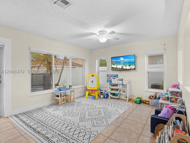 20833 NW 14th Ct, Pembroke Pines, FL 33029
