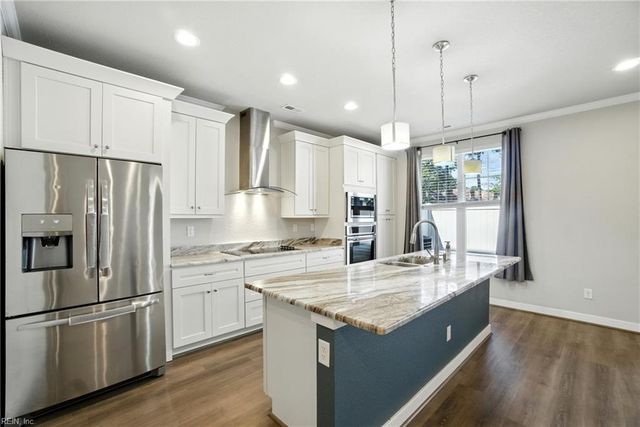 316 Sikeston LN, Chesapeake, VA 23322