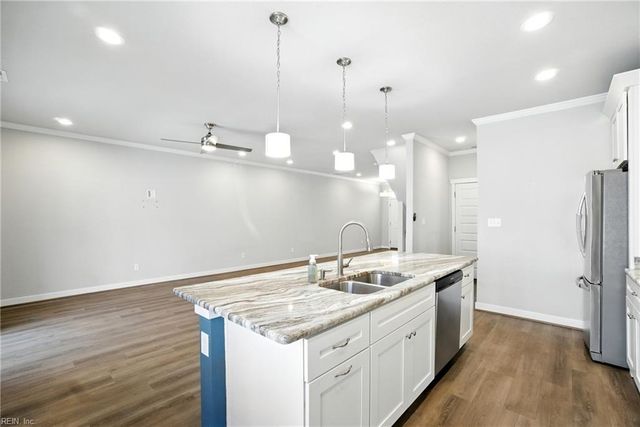 316 Sikeston LN, Chesapeake, VA 23322