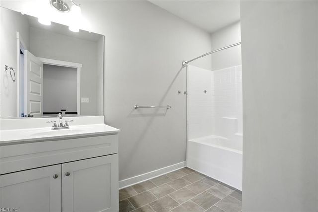 316 Sikeston LN, Chesapeake, VA 23322