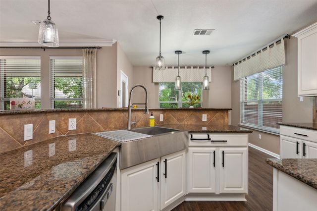 471 Crooked CRK, Buda, TX 78610