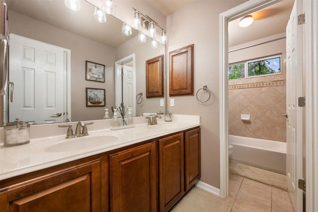 471 Crooked CRK, Buda, TX 78610