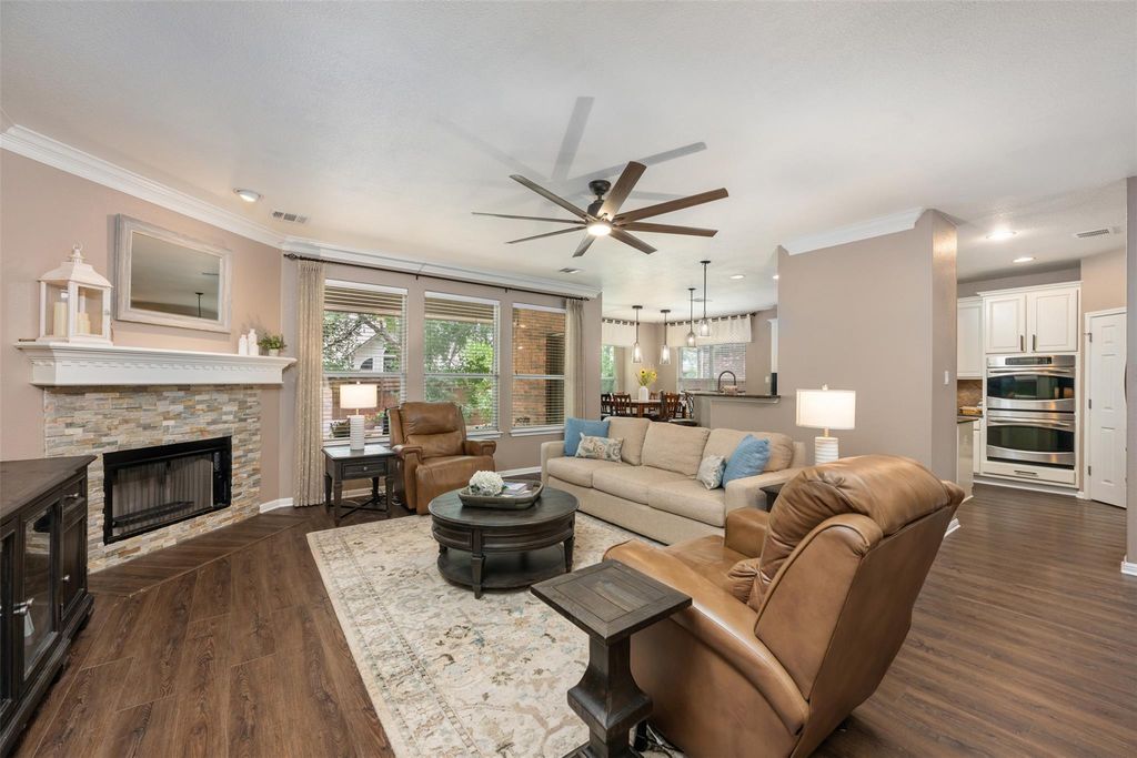 471 Crooked CRK, Buda, TX 78610