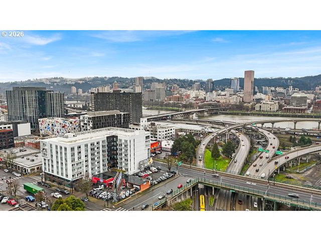 240 Ne M L KING Blvd, Portland, OR 97232