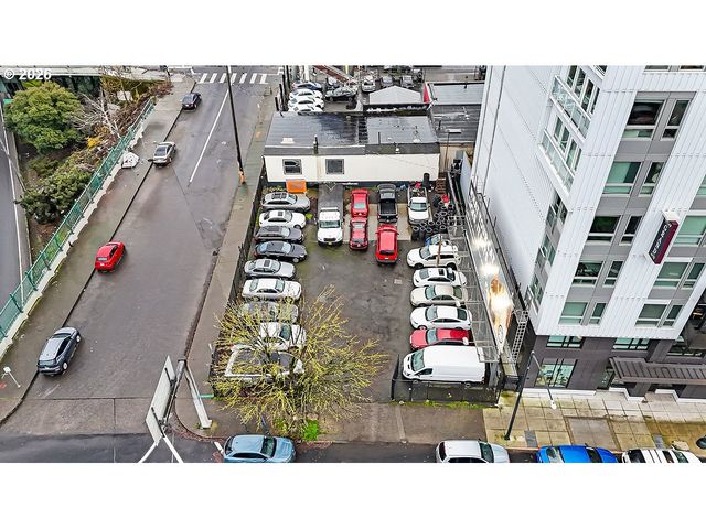 240 Ne M L KING Blvd, Portland, OR 97232