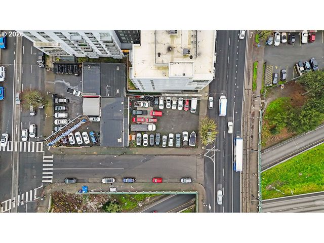 240 Ne M L KING Blvd, Portland, OR 97232