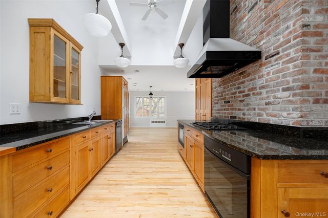 21 Hopp Ground Lane, Bedford, NY 10506