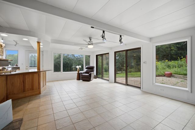 507 Shady Lane, North Barrington, IL 60010