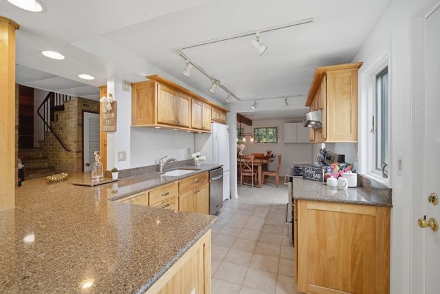 507 Shady Lane, North Barrington, IL 60010