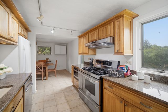 507 Shady Lane, North Barrington, IL 60010