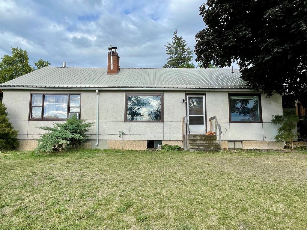 Image 1 of property listing at 921 11th Street E, Polson, MT 59860