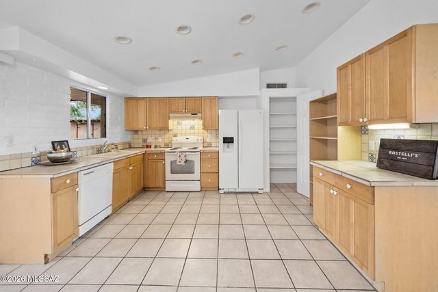 1812 N Arcadia Avenue, Tucson, AZ 85712