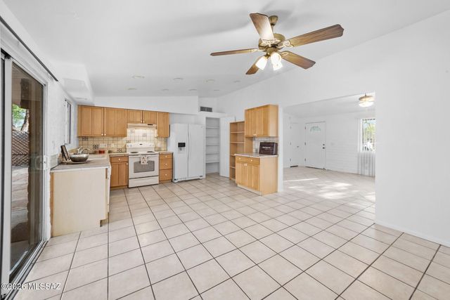 1812 N Arcadia Avenue, Tucson, AZ 85712