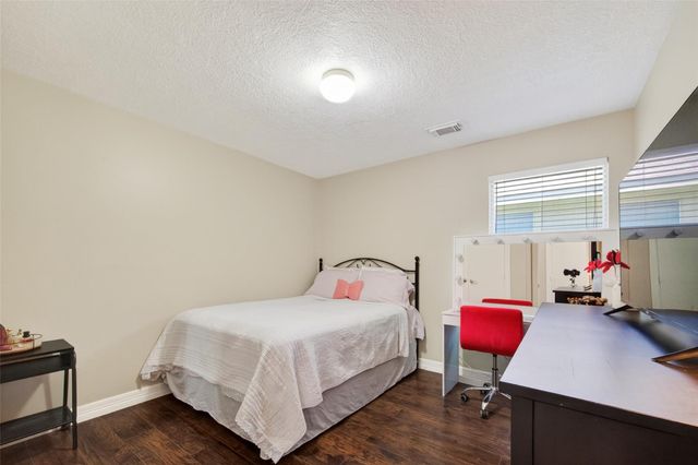 9507 Almond Glen Court, Houston, TX 77044