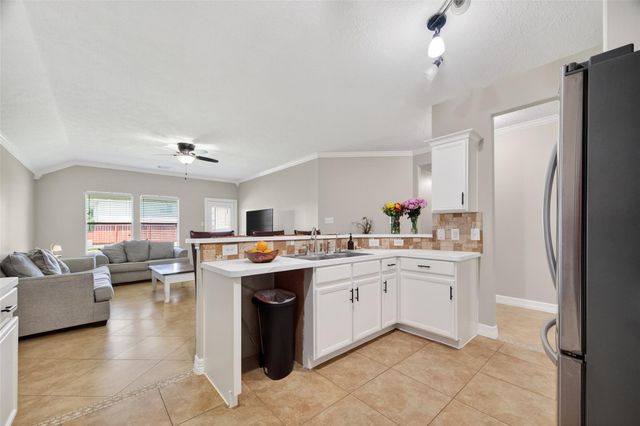 9507 Almond Glen Court, Houston, TX 77044