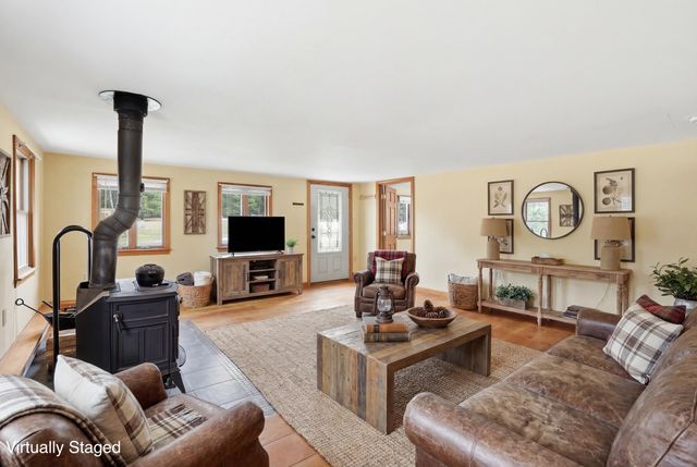 535 Old Greenfield Road, Peterborough, NH 03458