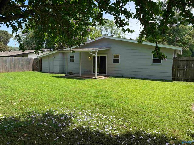 14020 Sandhurst Drive SW, Huntsville, AL 35803