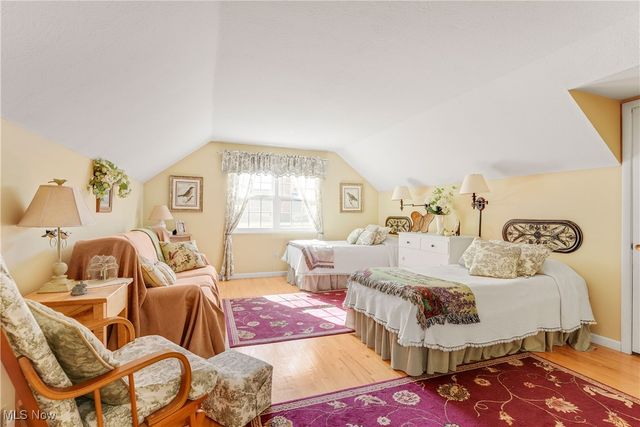 6821 Chadbourne Drive, North Olmsted, OH 44070