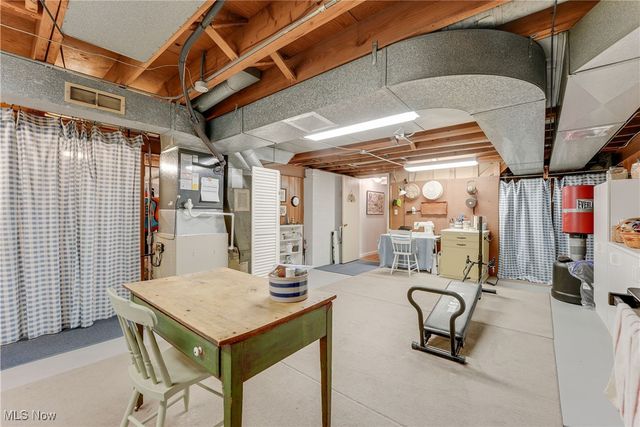 6821 Chadbourne Drive, North Olmsted, OH 44070