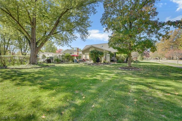 6821 Chadbourne Drive, North Olmsted, OH 44070