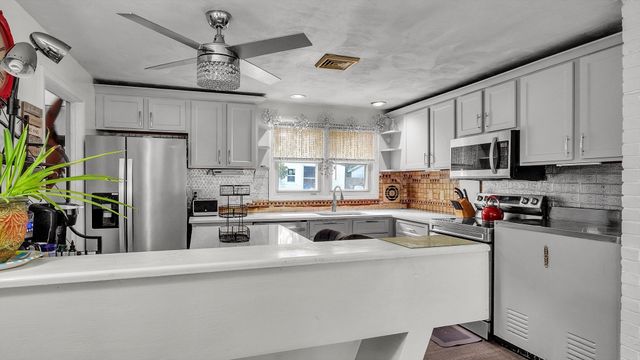 11 Rodwell St, Brockton, MA 02302