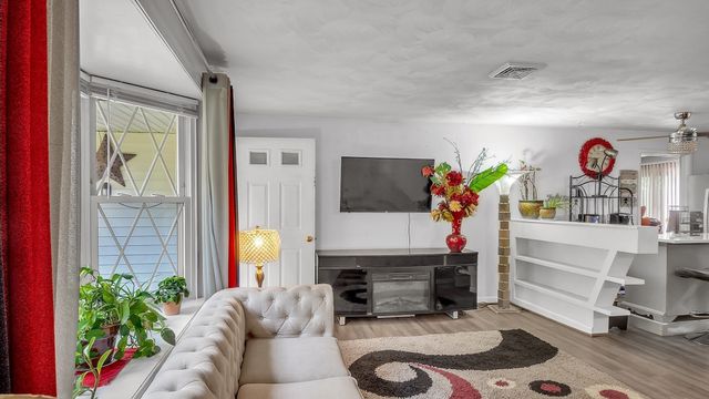 11 Rodwell St, Brockton, MA 02302