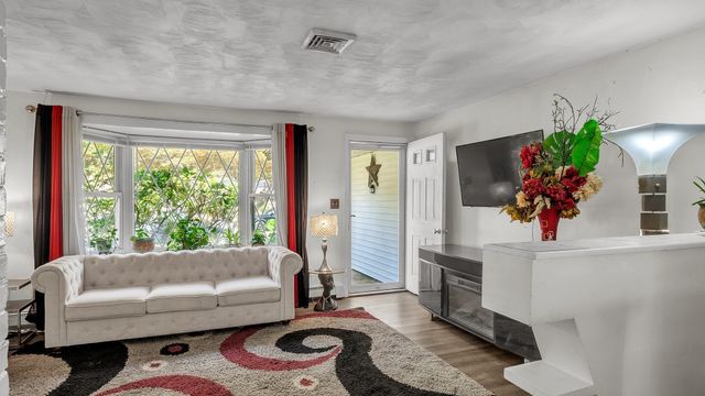 11 Rodwell St, Brockton, MA 02302
