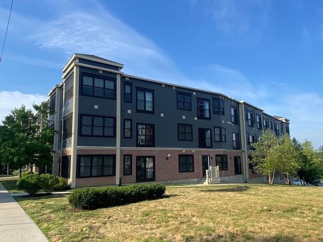9 Independence Ave 307, Braintree, MA 02184