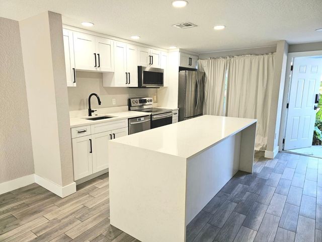 1102 E Jeffery Street, Boca Raton, FL 33487